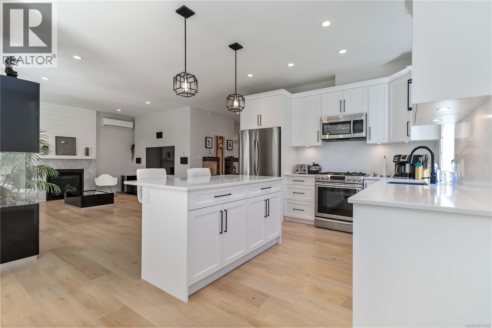  2512 West Trail Court, Sooke