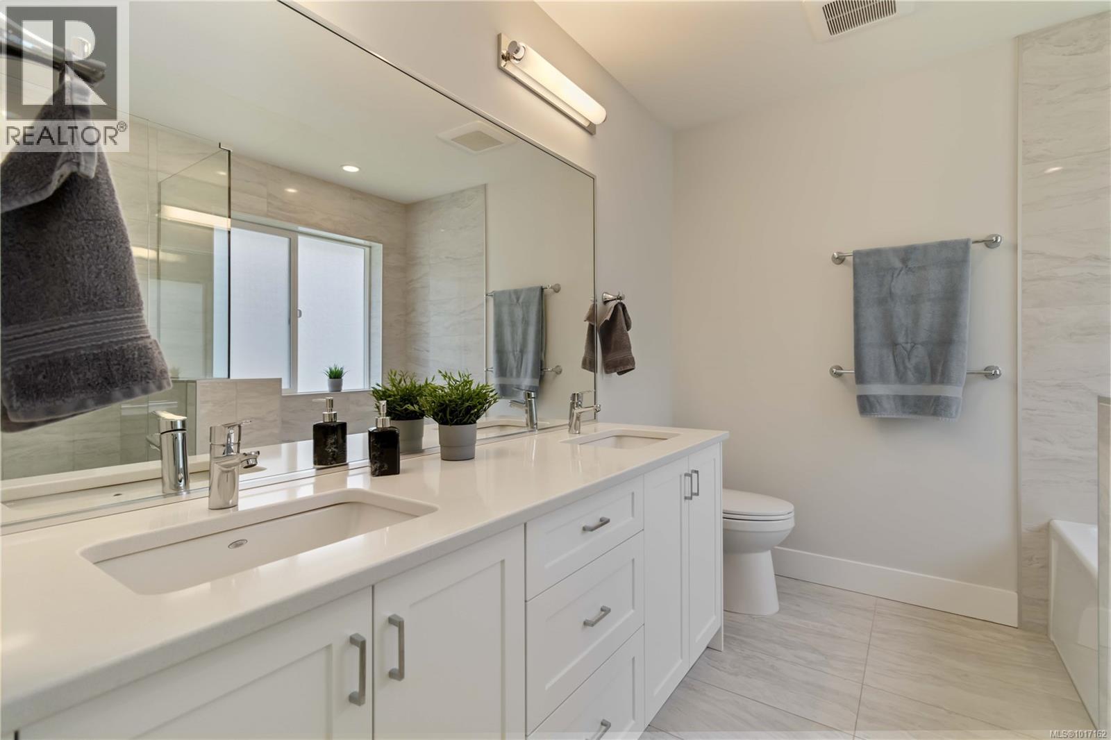  2512 West Trail Court, Sooke