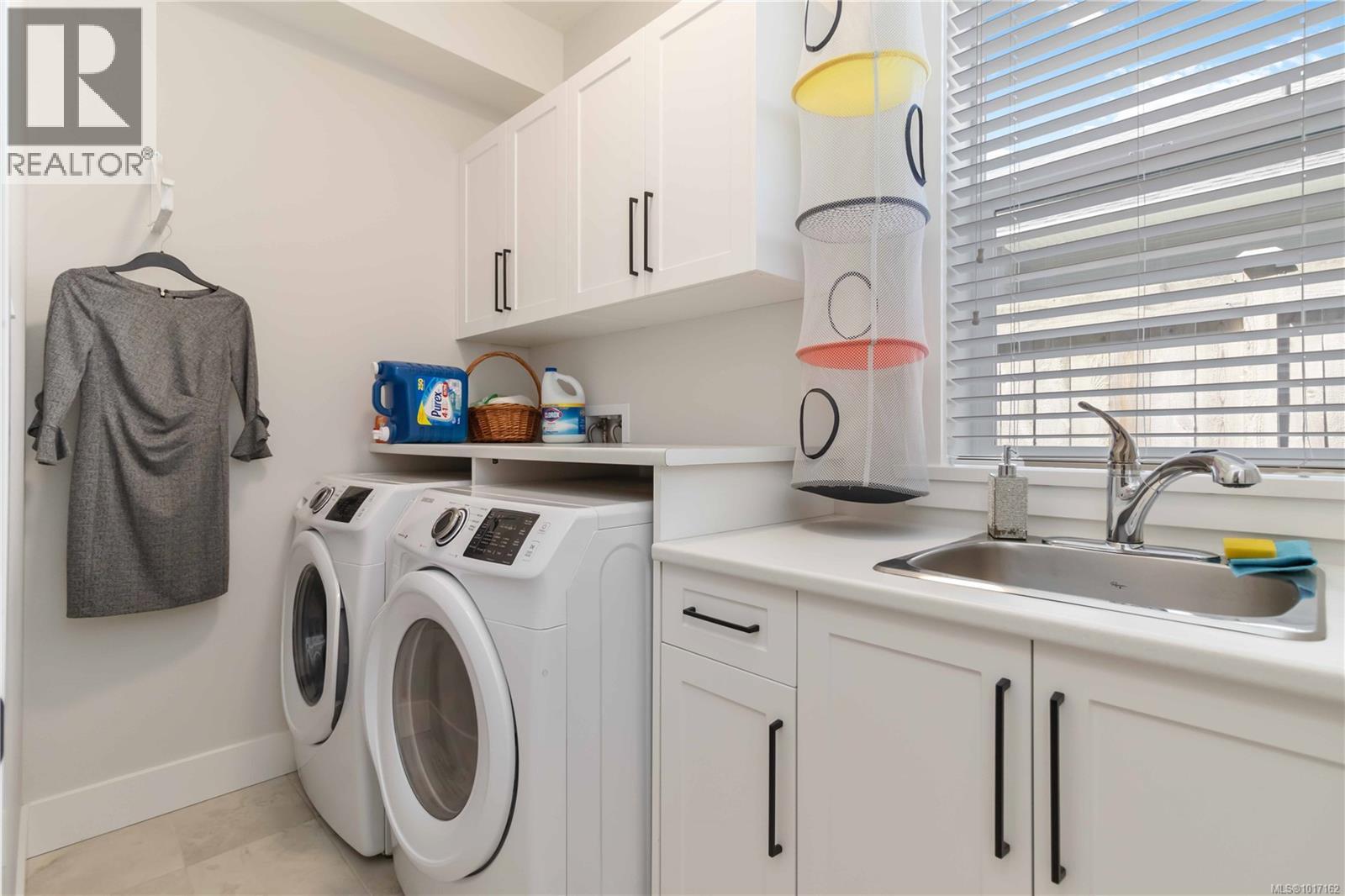  2512 West Trail Court, Sooke
