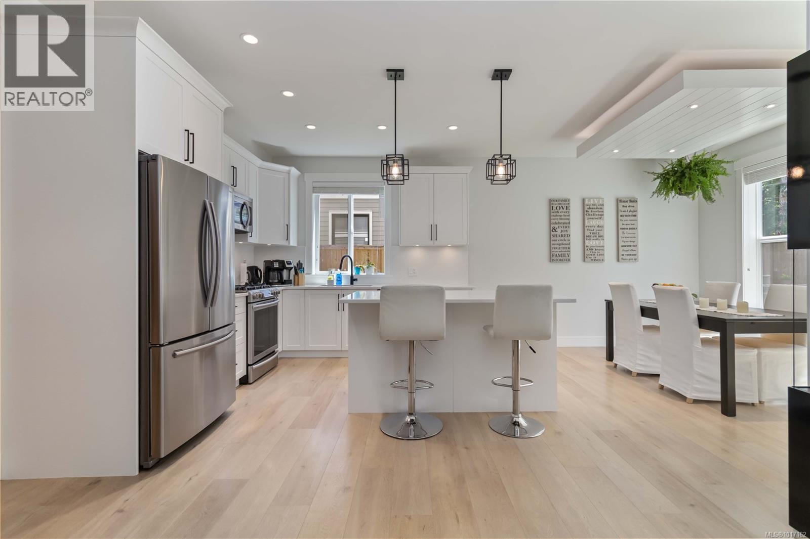  2512 West Trail Court, Sooke