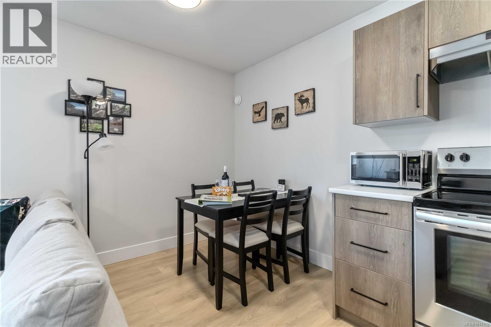  2512 West Trail Court, Sooke