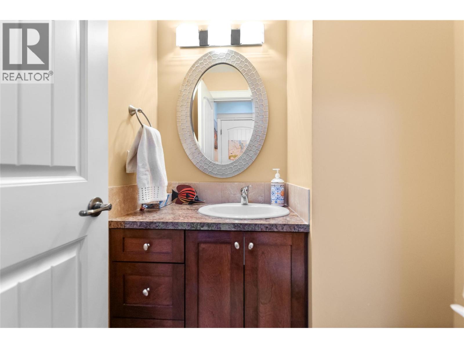  741 Clement Avenue, Kelowna