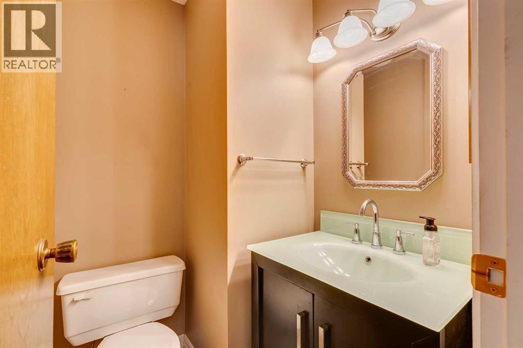 Single Family House for Sale in  Varsity Estates Road NW Varsity Calgary 