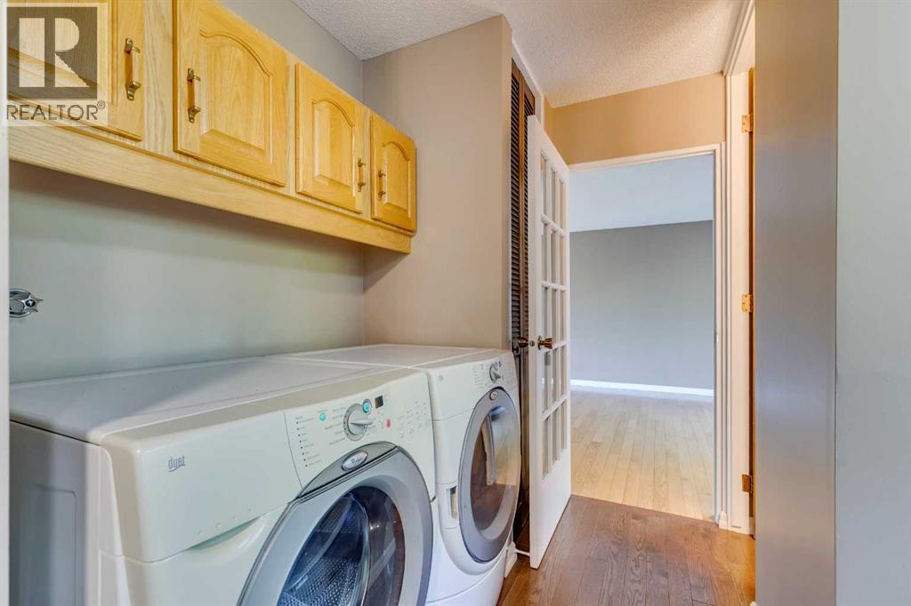 Single Family House for Sale in  Varsity Estates Road NW Varsity Calgary 