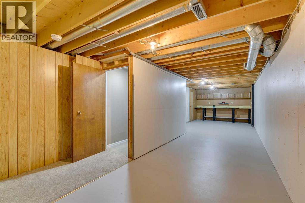 Single Family House for Sale in  Varsity Estates Road NW Varsity Calgary 