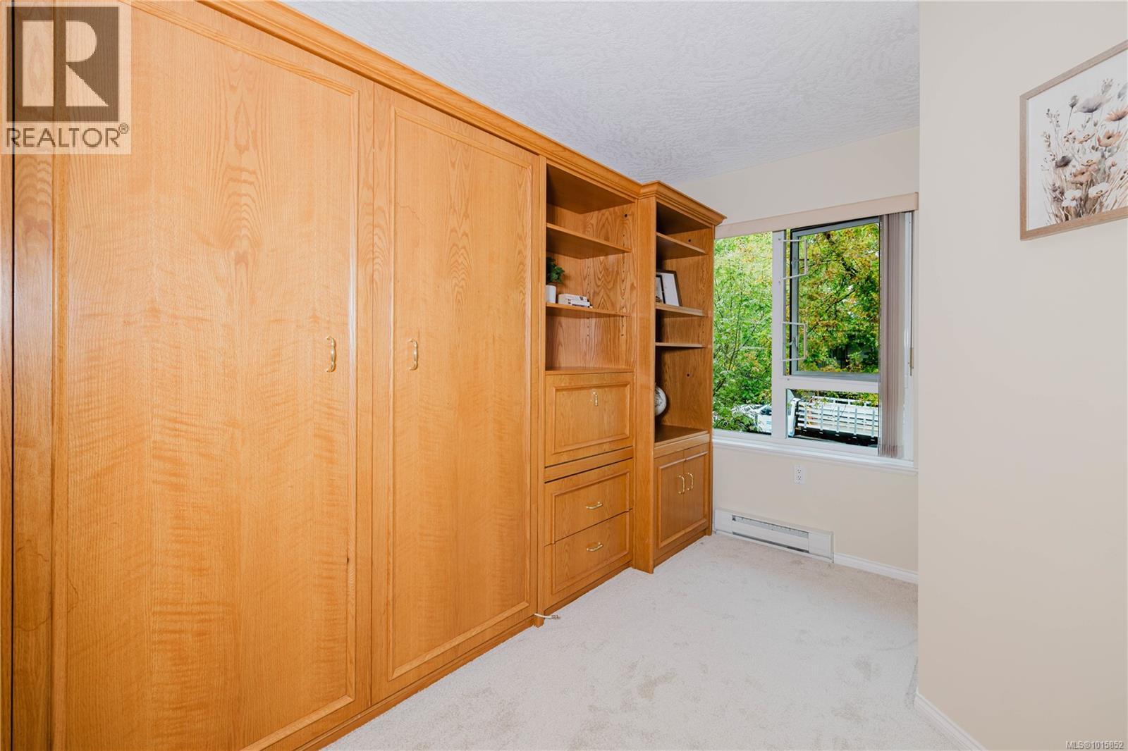 305 1521 Church Avenue, Saanich