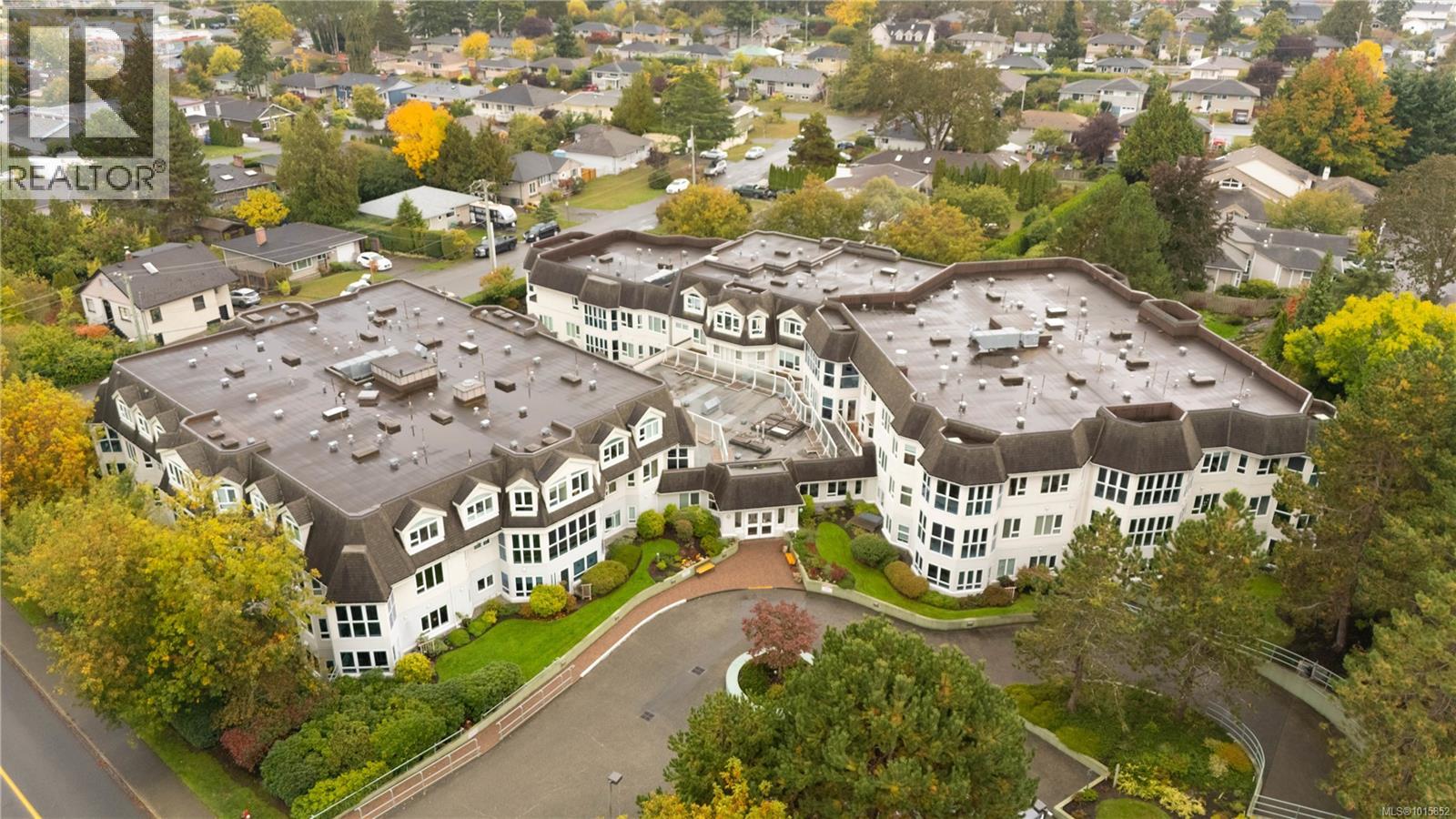 305 1521 Church Avenue, Saanich