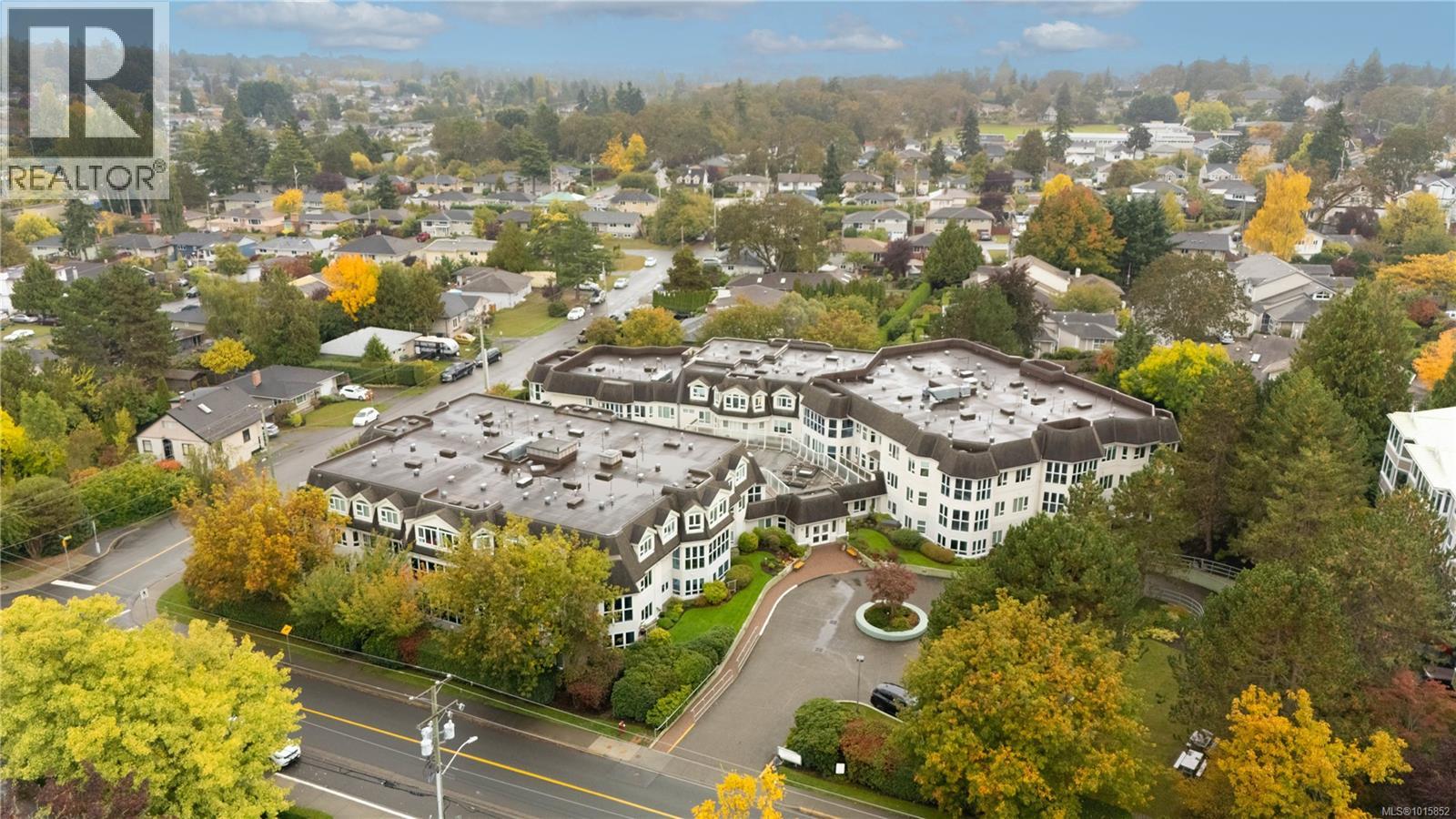 305 1521 Church Avenue, Saanich