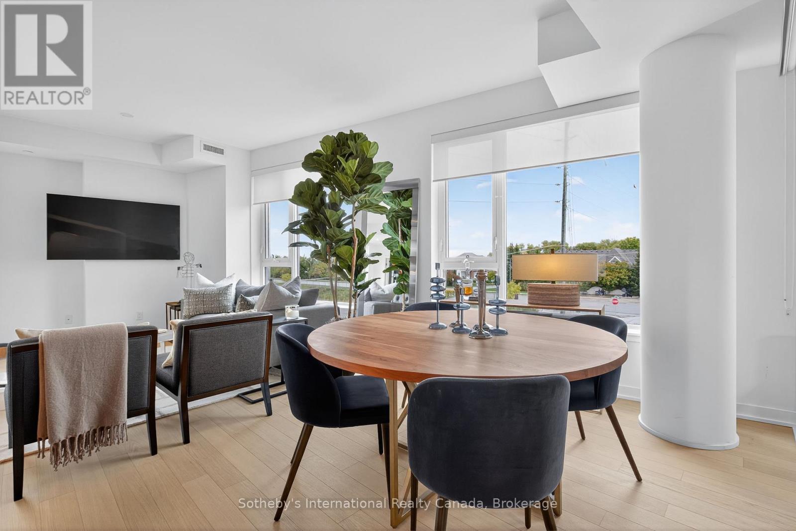 #224 31 HURON STREET - 12