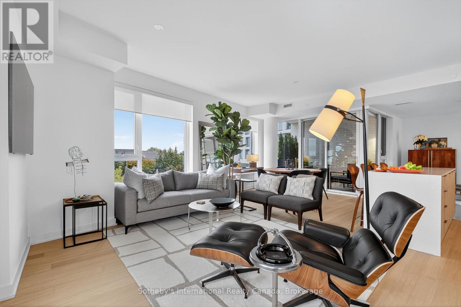 #224 31 HURON STREET - 15