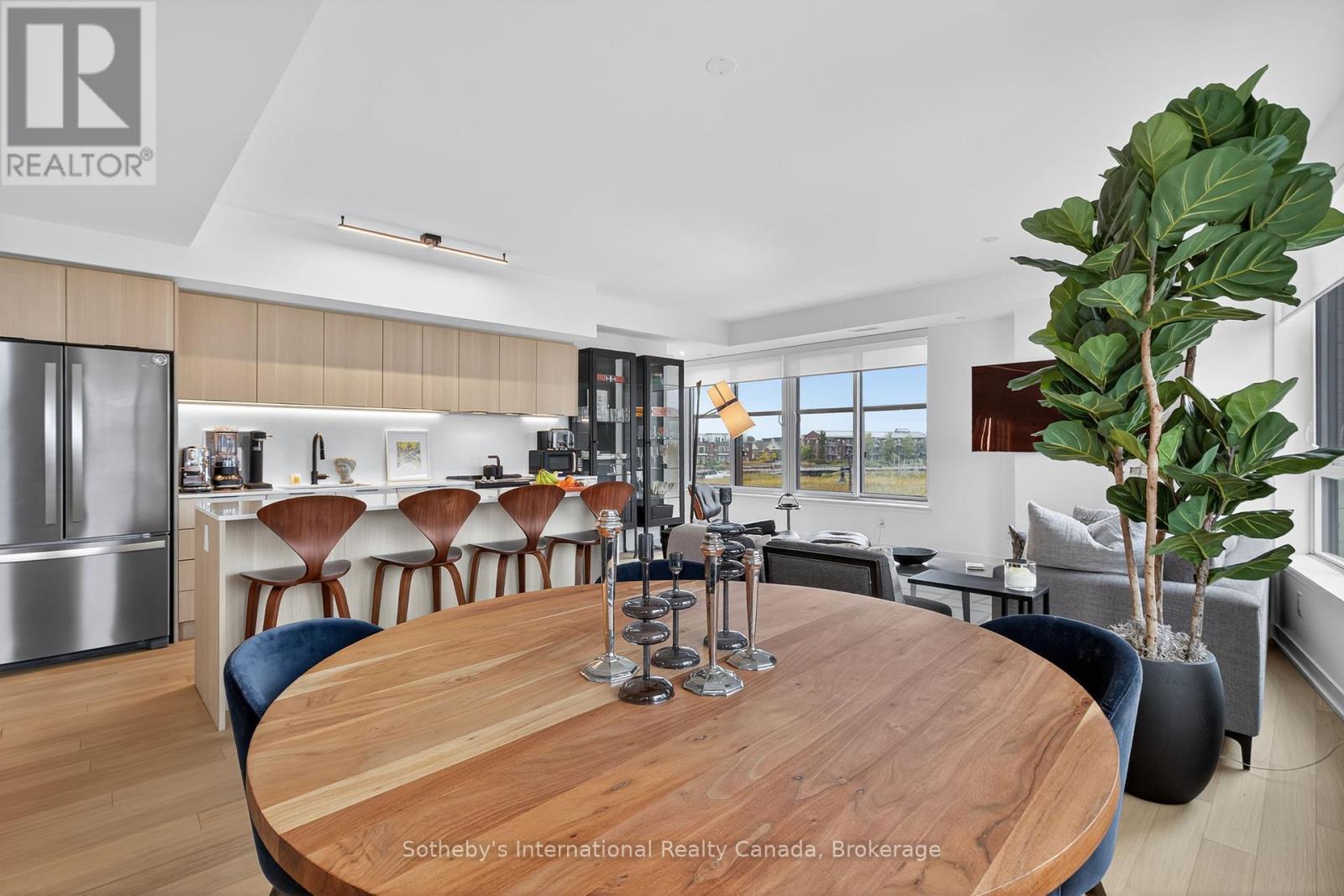 #224 31 HURON STREET - 13