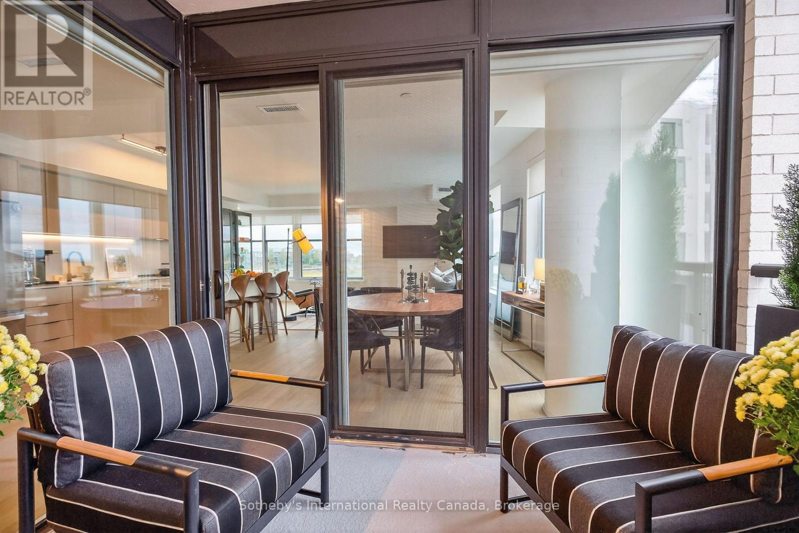 #224 31 HURON STREET - 28