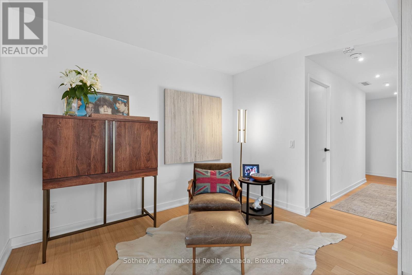 #224 31 HURON STREET - 5