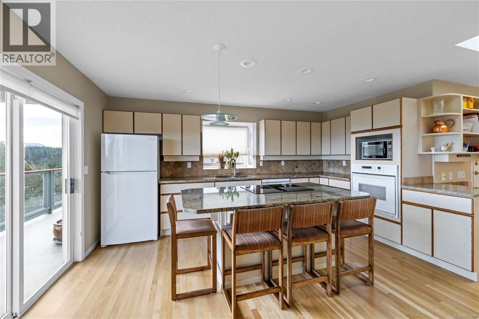 3656 Glen Oaks Dr, Nanaimo