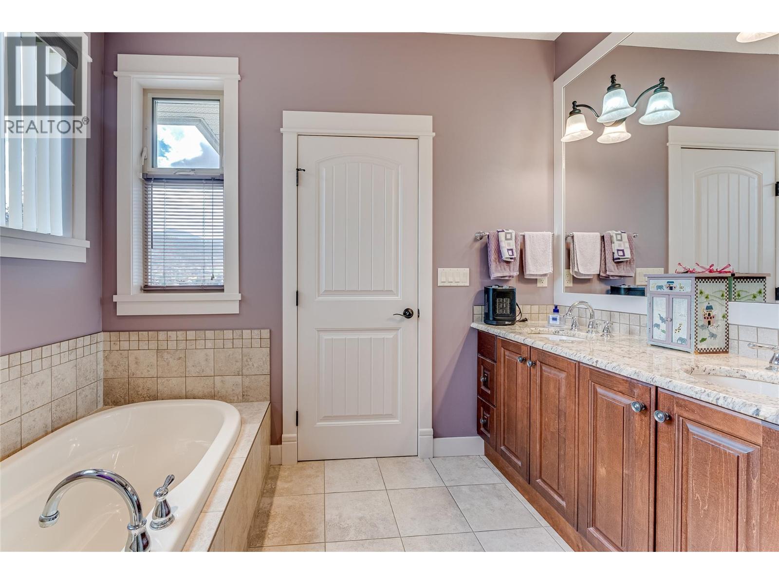 8768 Cortland Place, Coldstream