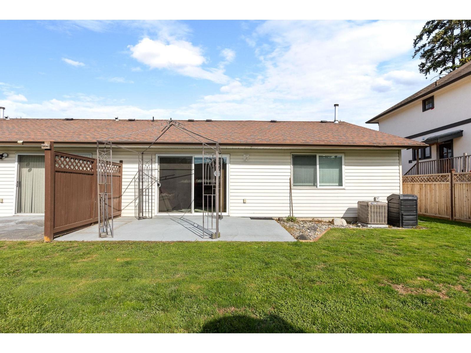 2 45344 HODGINS AVENUE, Chilliwack Proper West, Chilliwack