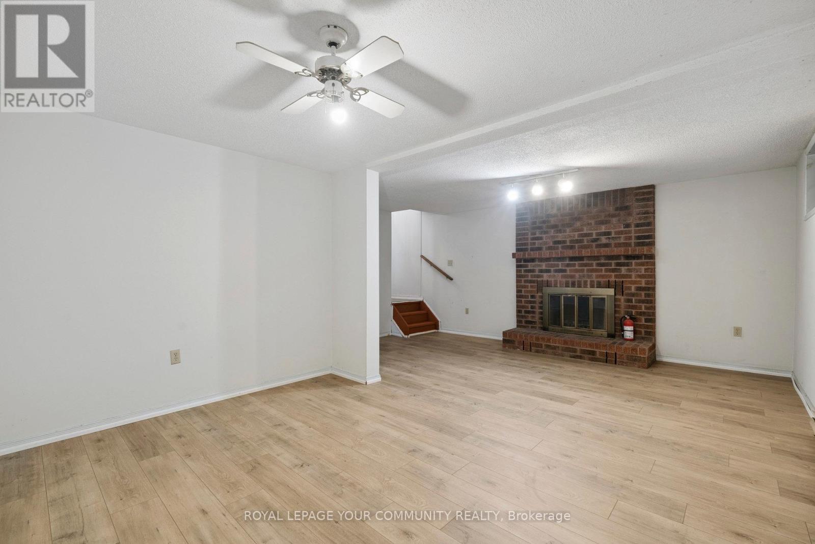 Single Family House Bungalow for Sale in  GEDDES CRESCENT Barrie (Northwest) 