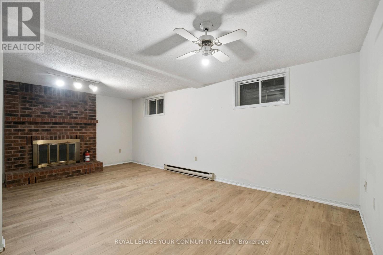 Single Family House Bungalow for Sale in  GEDDES CRESCENT Barrie (Northwest) 