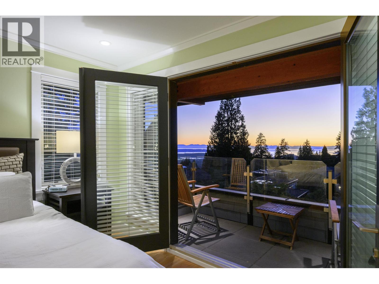 4120 ST. MARYS AVENUE, North Vancouver