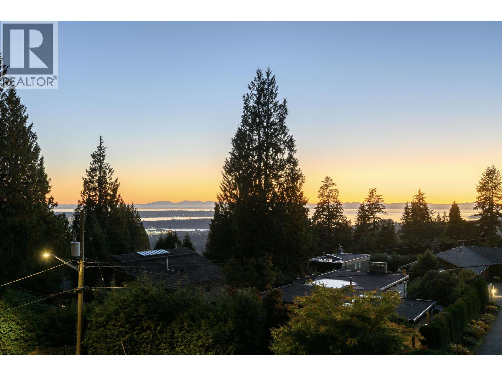 4120 ST. MARYS AVENUE, North Vancouver