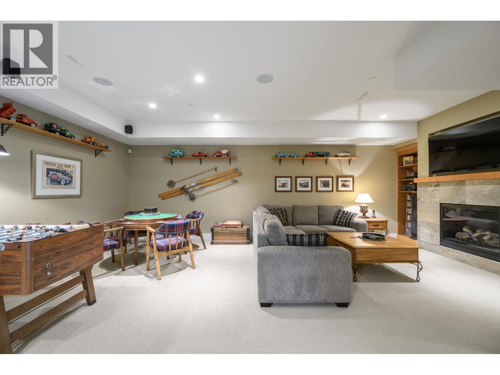 4120 ST. MARYS AVENUE, North Vancouver