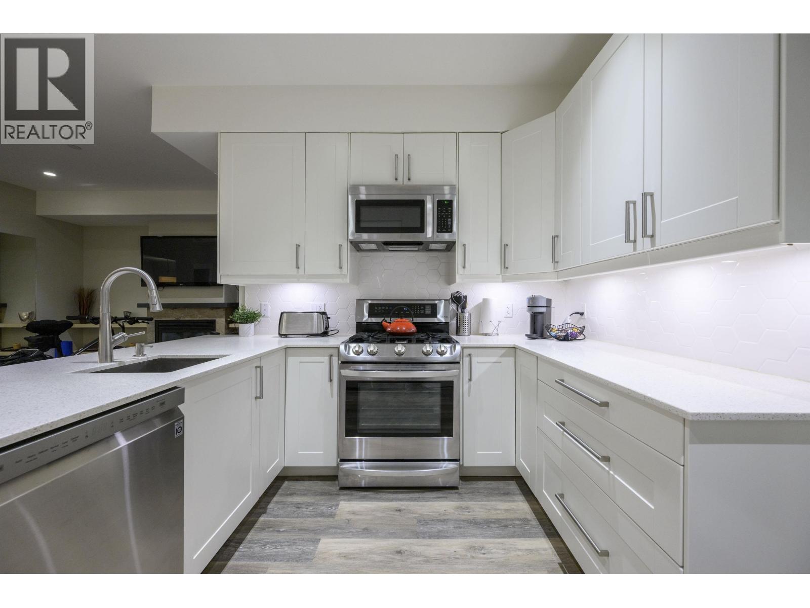 4120 ST. MARYS AVENUE, North Vancouver