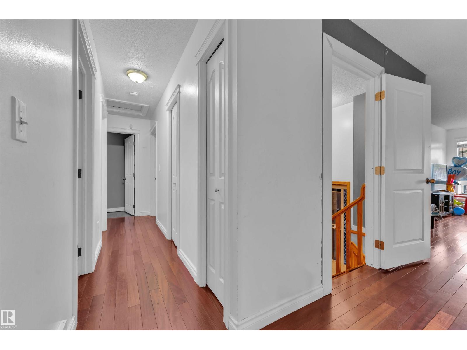 2512 42 ST NW, Edmonton