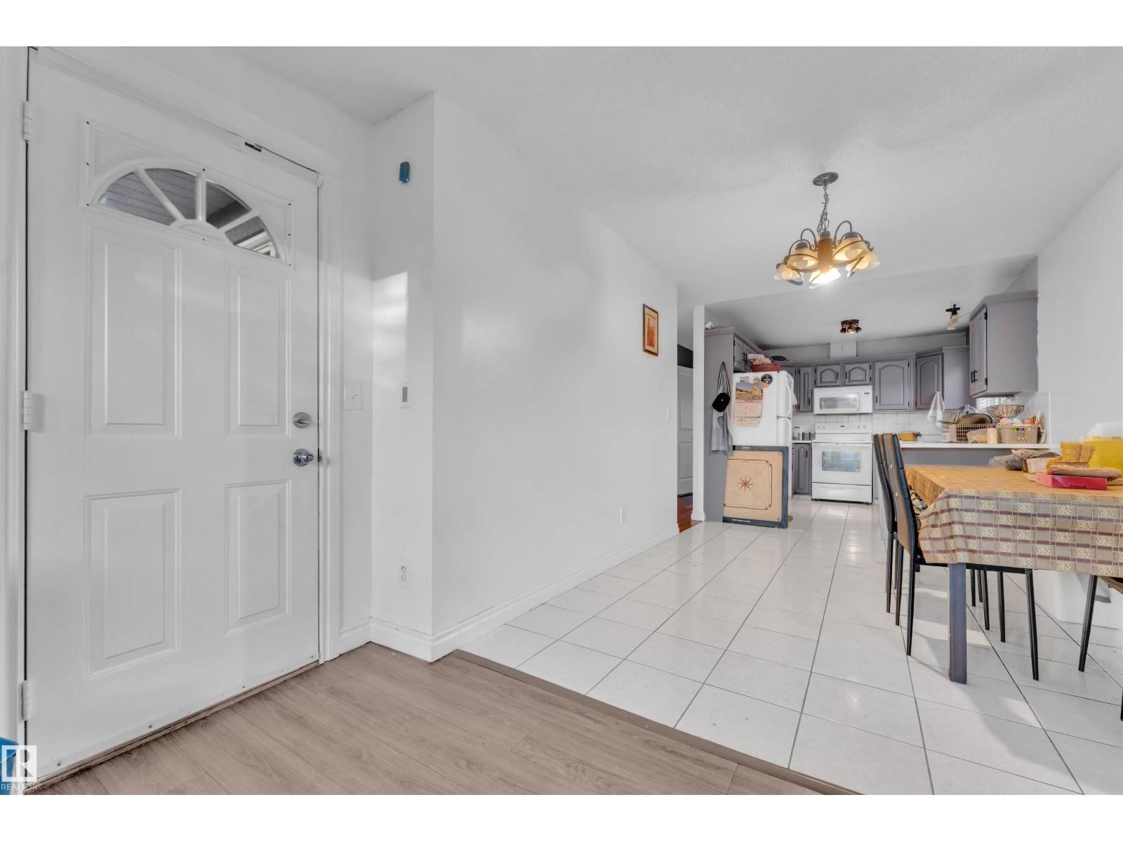 2512 42 ST NW, Edmonton