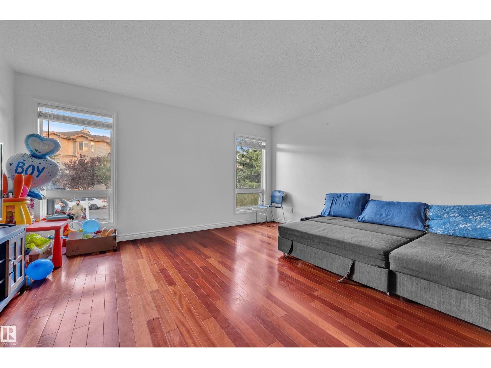 2512 42 ST NW, Edmonton