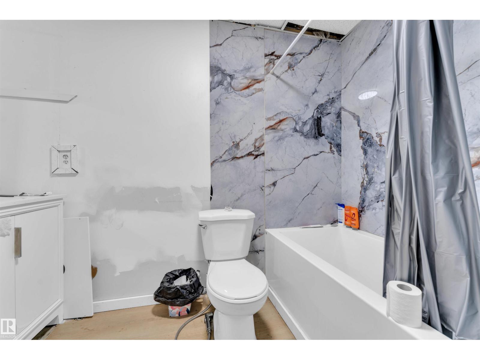 2512 42 ST NW, Edmonton