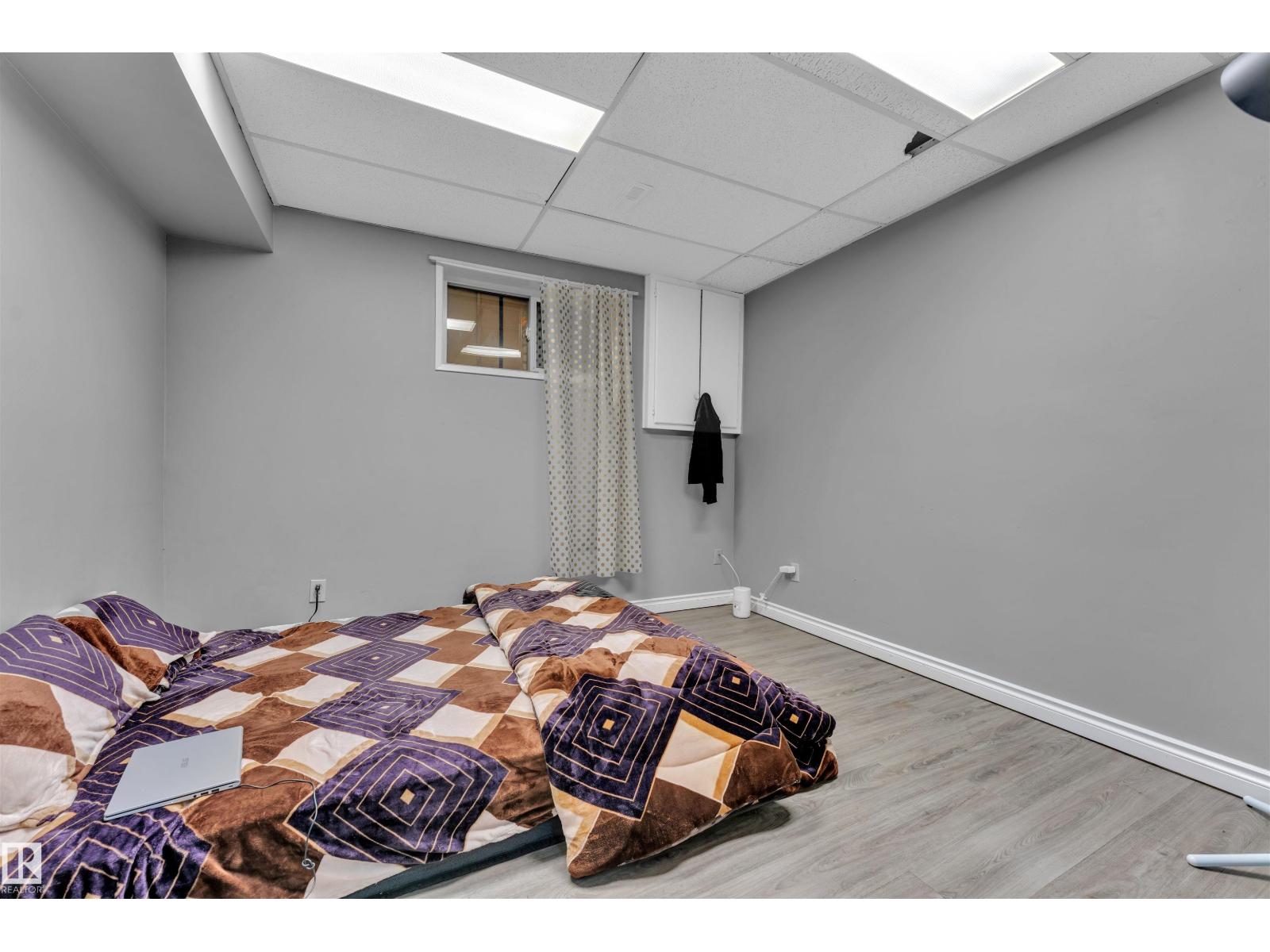 2512 42 ST NW, Edmonton