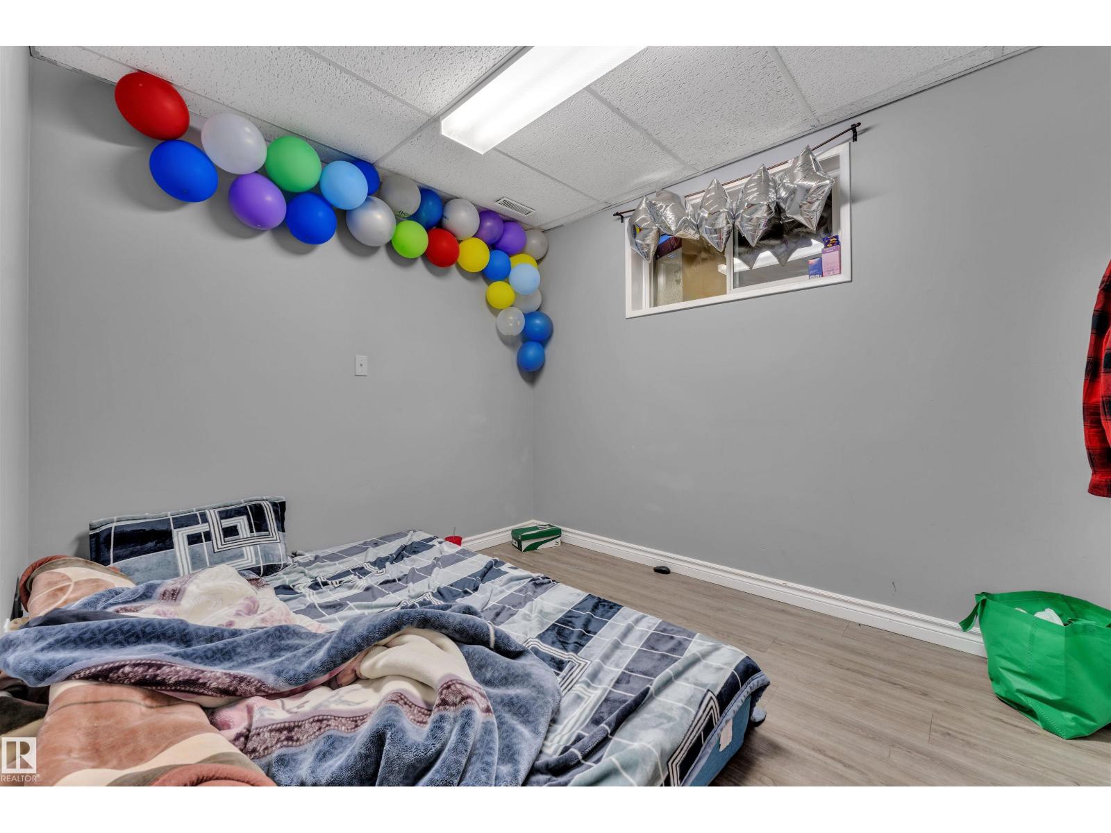 2512 42 ST NW, Edmonton