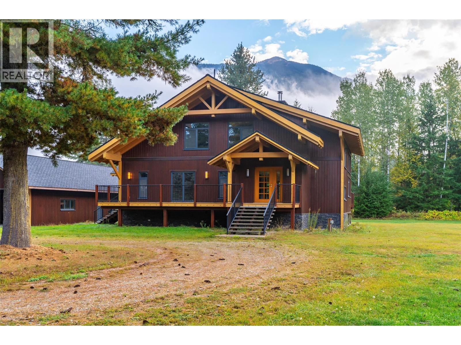 3266 Airport Way, Revelstoke