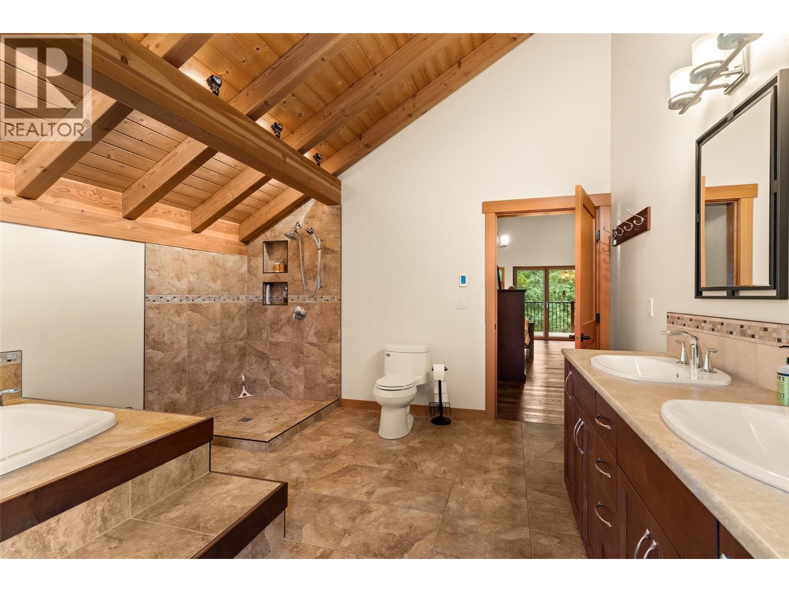 3266 Airport Way, Revelstoke