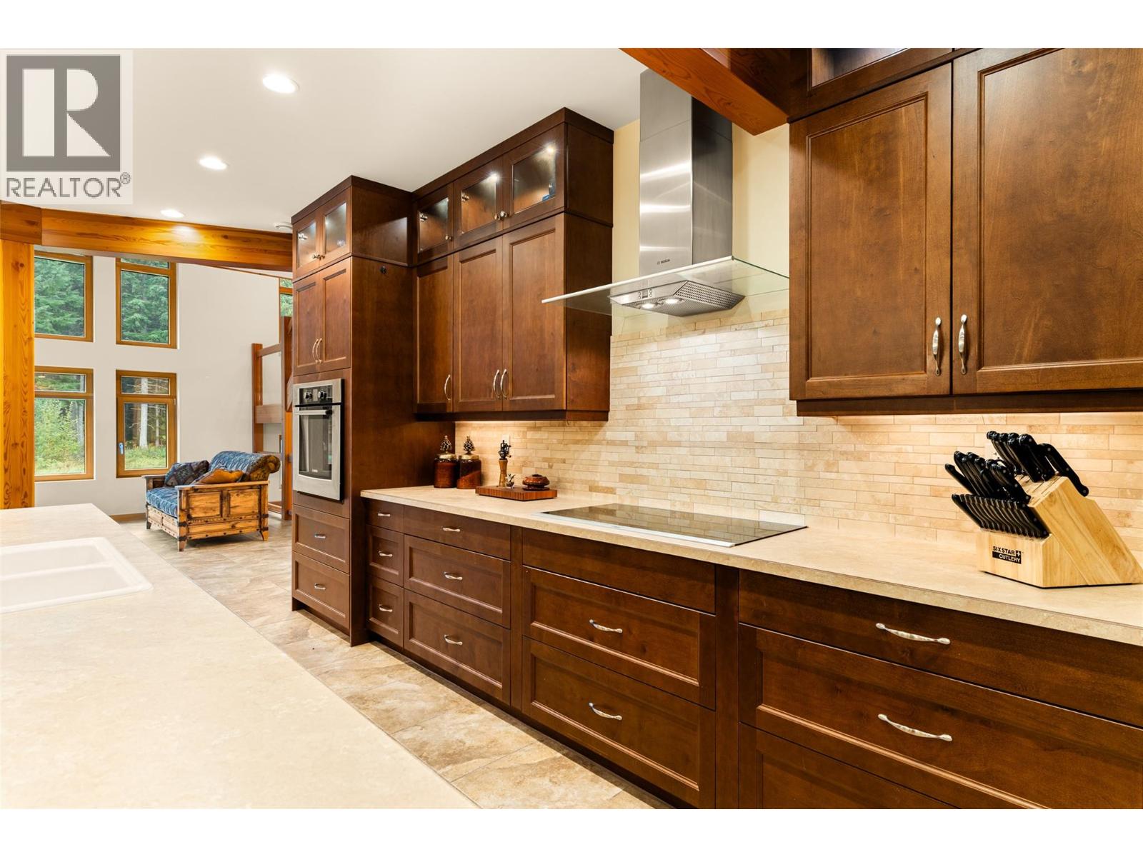 3266 Airport Way, Revelstoke