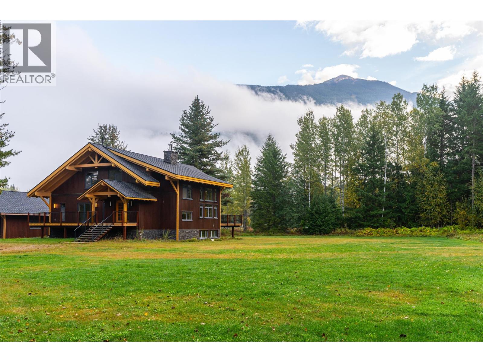3266 Airport Way, Revelstoke