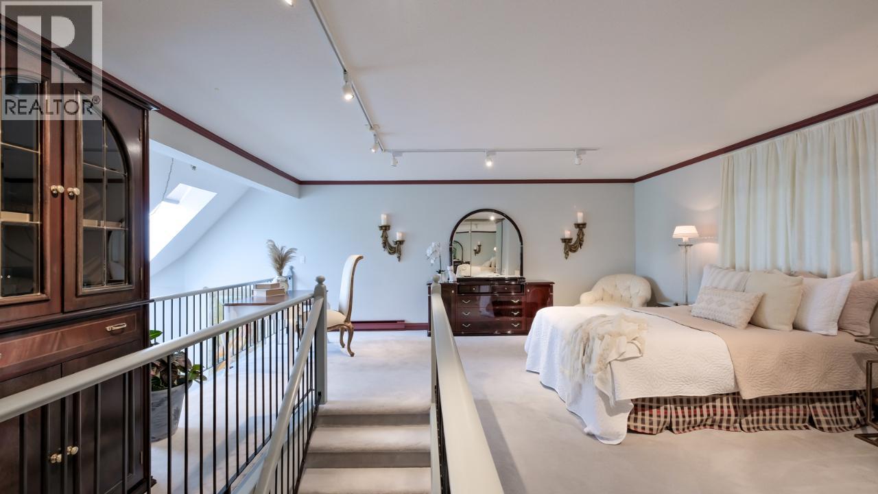 #205 335 CHURCHILL Avenue - 30