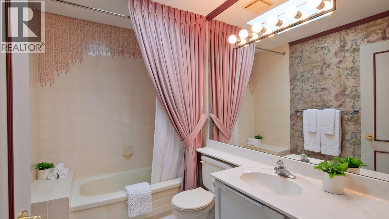 #205 335 CHURCHILL Avenue - 32