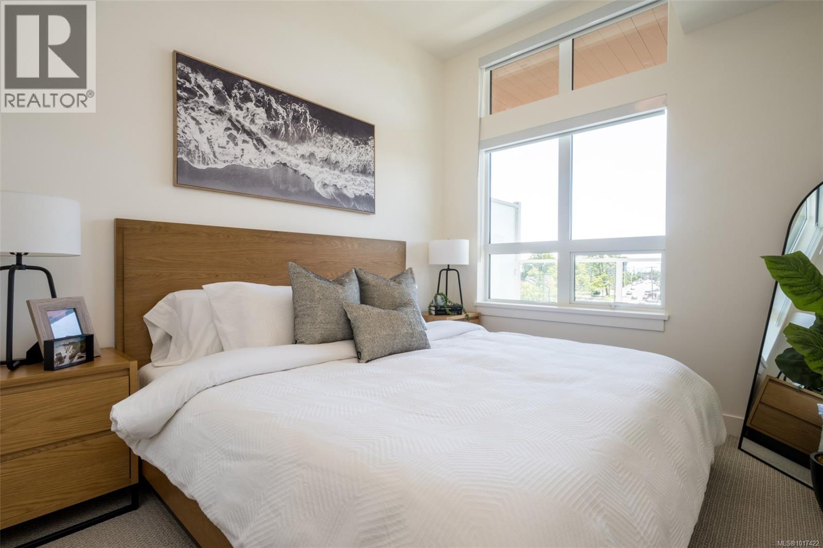 402 757 Tyee Road, Victoria