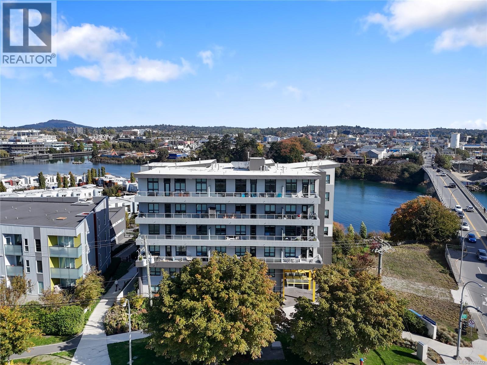 402 757 Tyee Road, Victoria