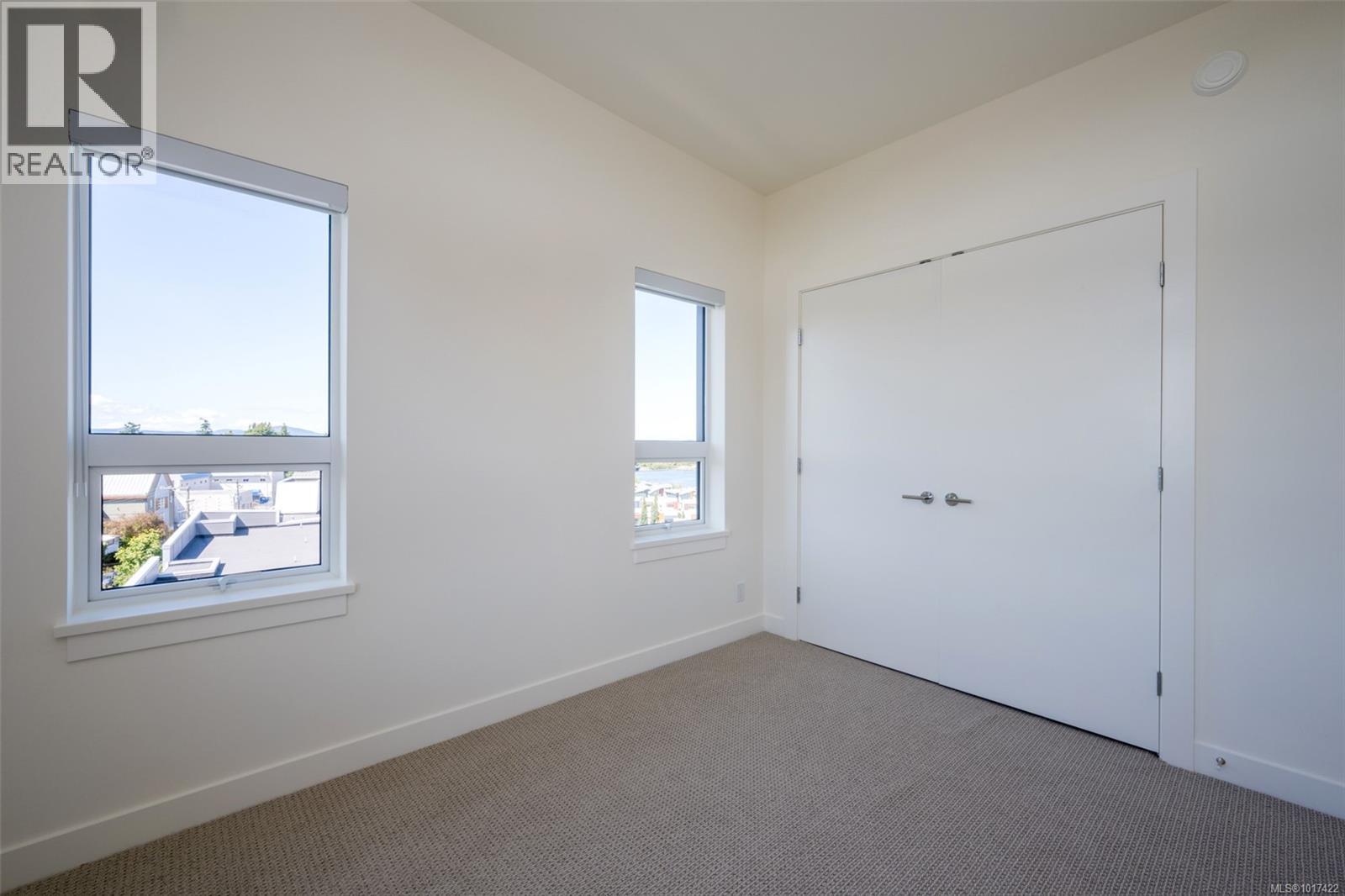 402 757 Tyee Road, Victoria