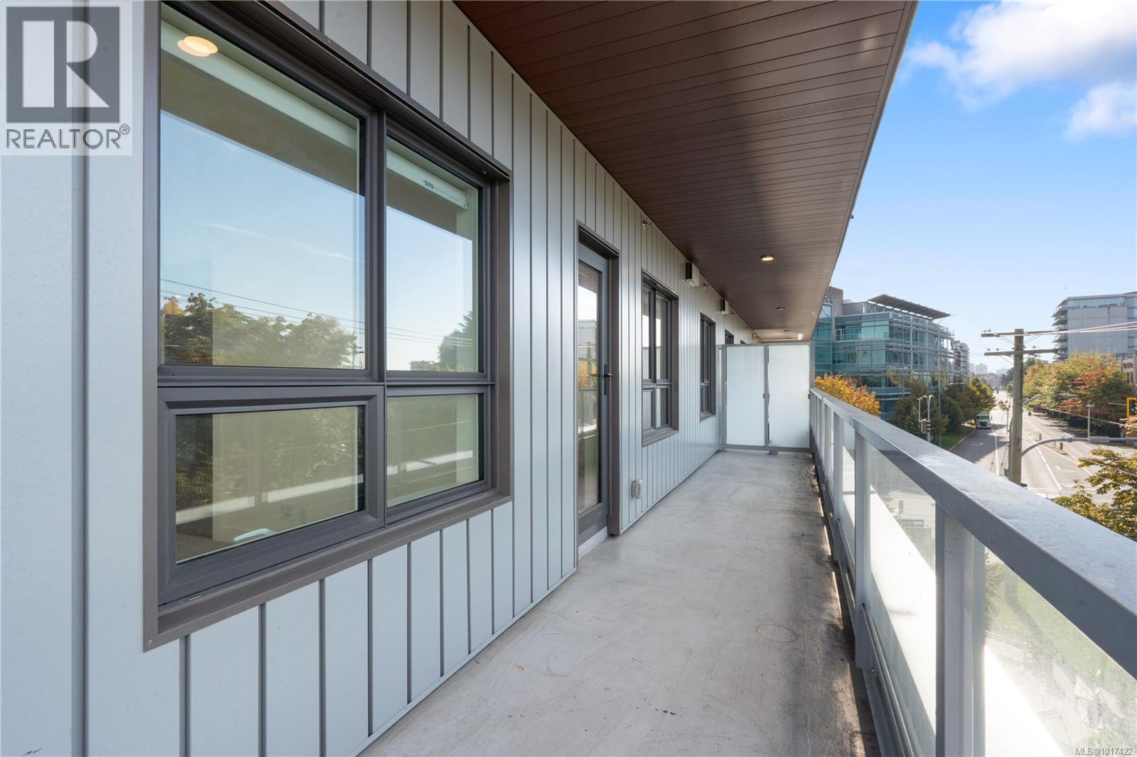 402 757 Tyee Road, Victoria