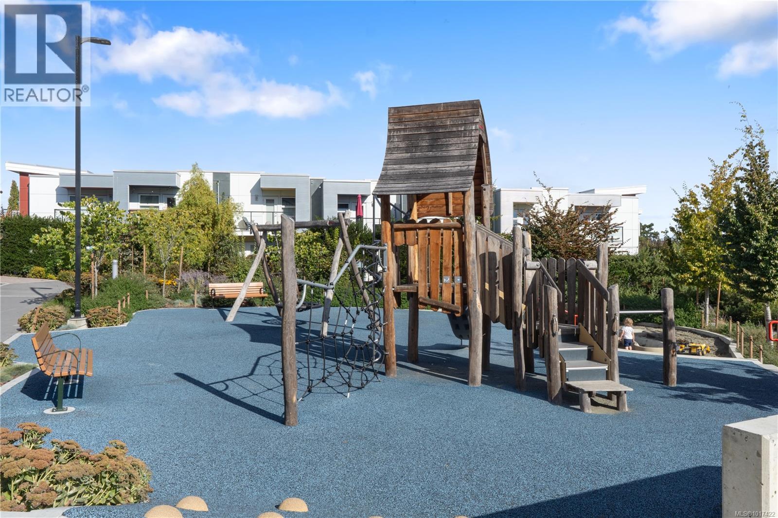 402 757 Tyee Road, Victoria