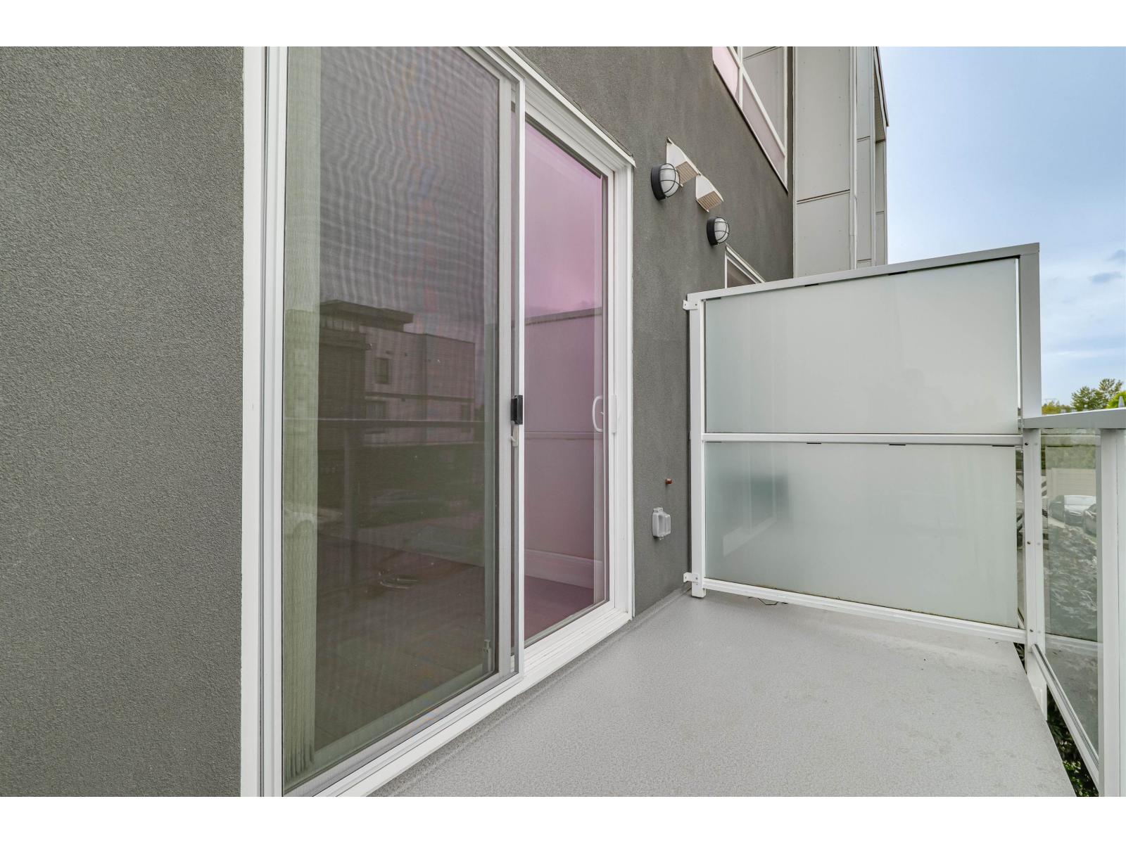 3 19628 55A AVENUE, Langley