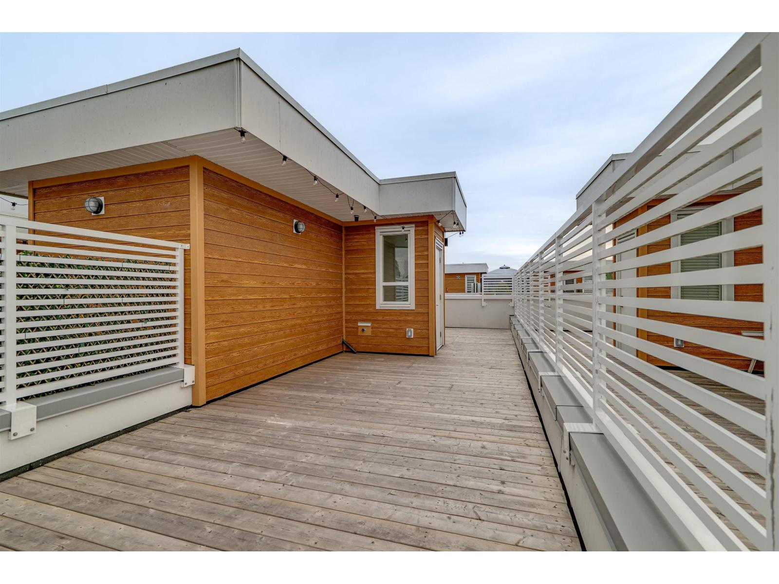 3 19628 55A AVENUE, Langley