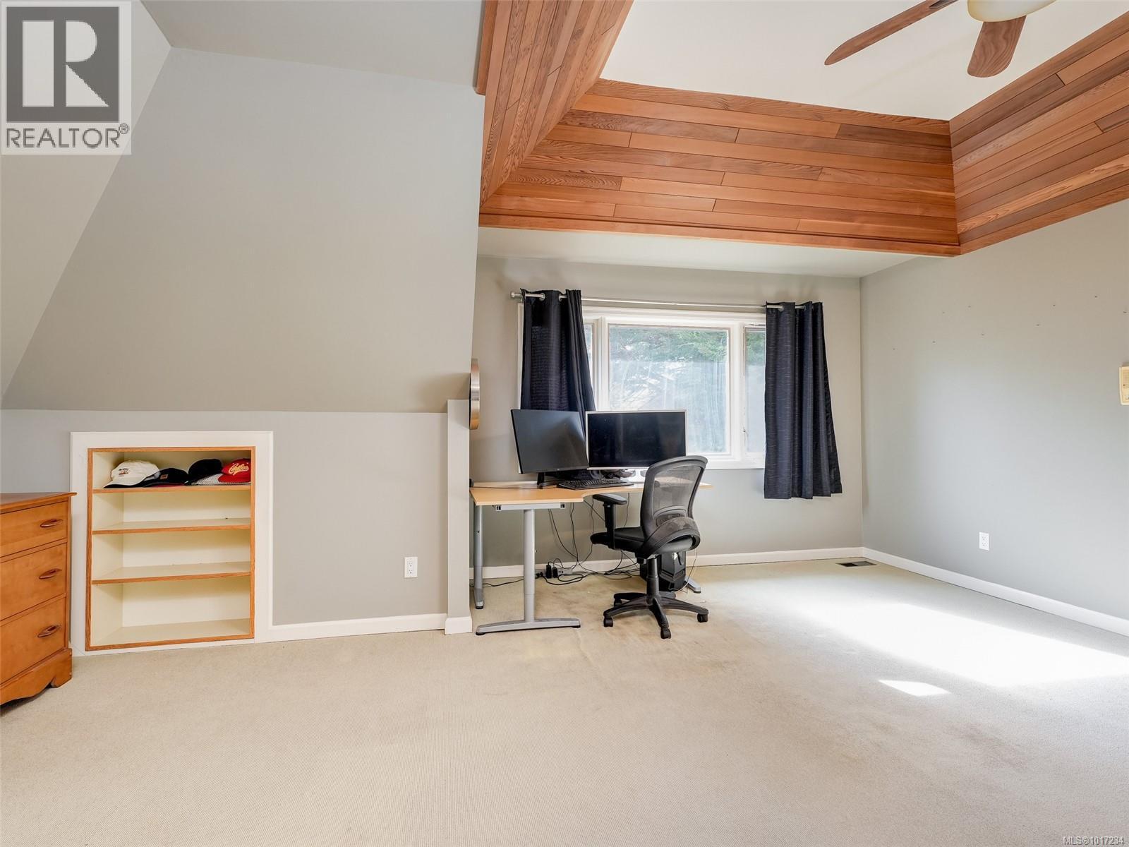  3914 Gibson Court, Saanich