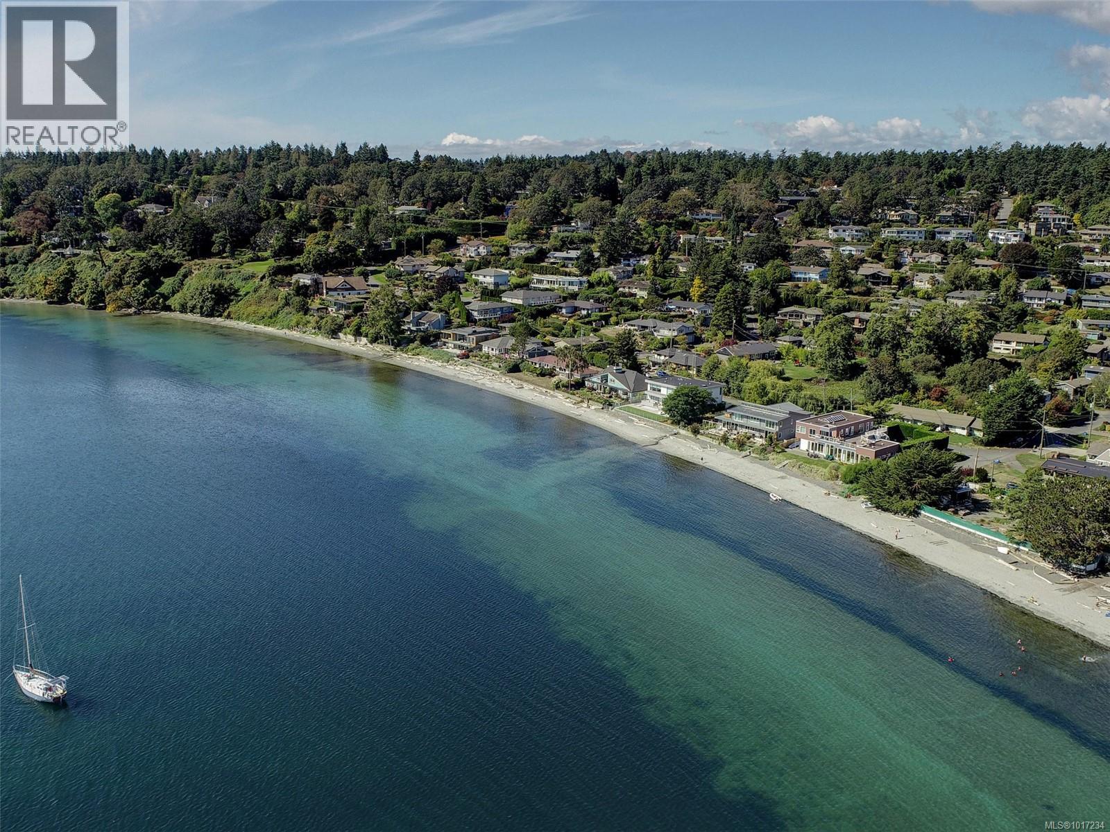  3914 Gibson Court, Saanich