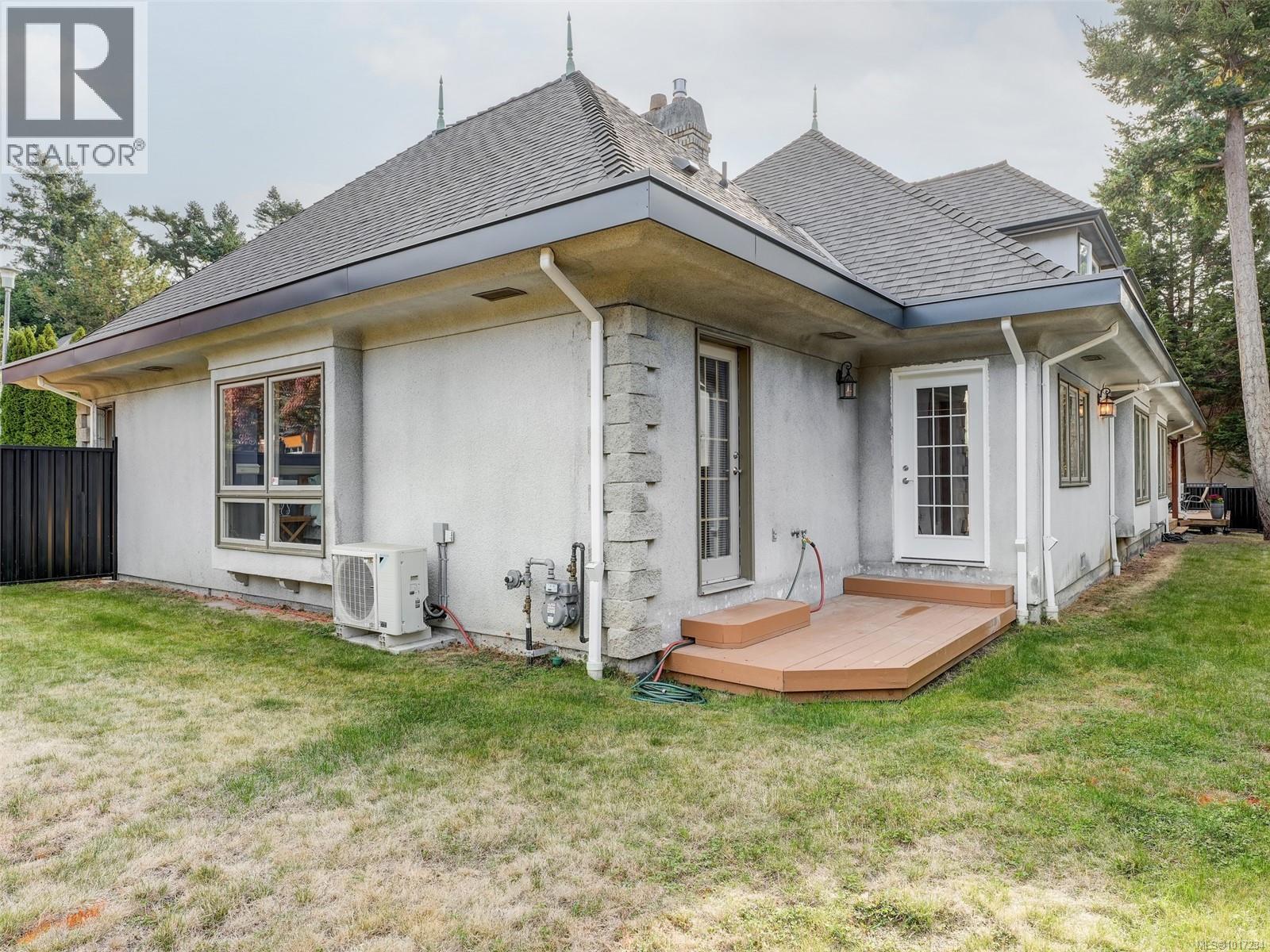  3914 Gibson Court, Saanich