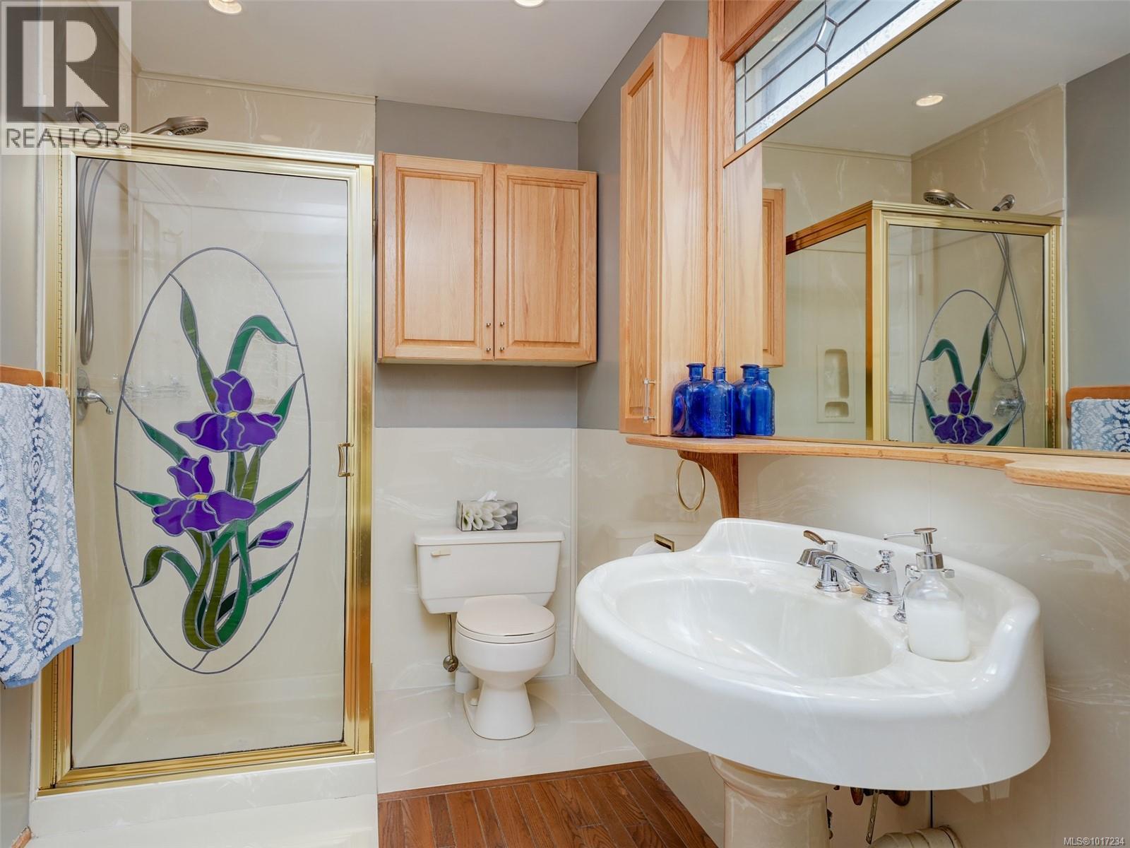  3914 Gibson Court, Saanich