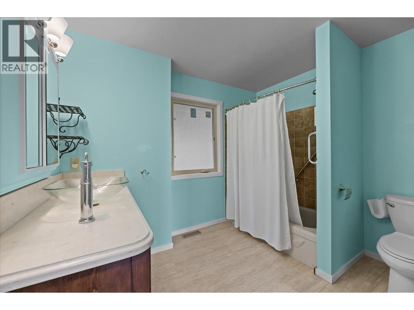  1644 SCOTT Crescent, West Kelowna